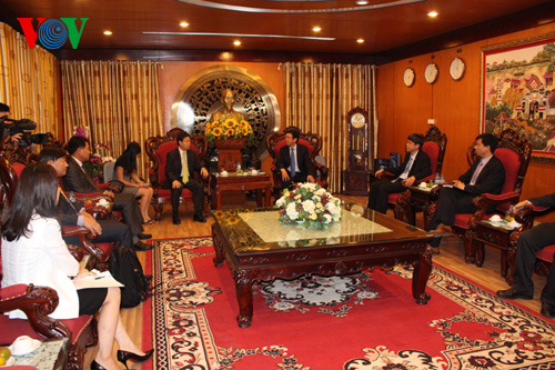 ຜູ້ອຳນວຍການໃຫຍ່ VOV ຕ້ອນຮັບຄະນະຜູ້ແທນສຳນັກກະຈາຍສຽງ-ໂທລະພາບ KBS